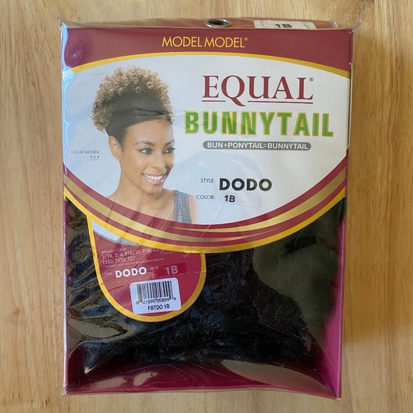 #114 MODEL MODEL BUNNY TAIL - Picture 1 of 3